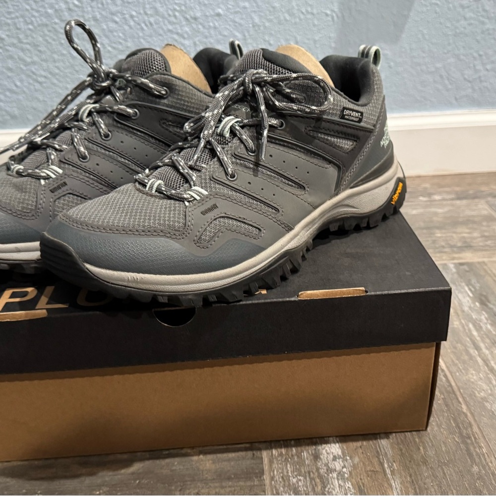North Face Hiking Boots Women’s 9.5 Worn Once